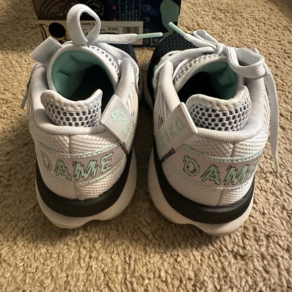 Adidas Dame 8 2022 dash gray women’s 6 - Picture 10 of 10
